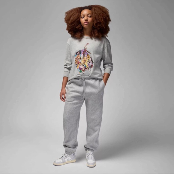 NWT NIKE JORDAN OVERSIZED LONG SLEEVE LARGE - Picture 1 of 4